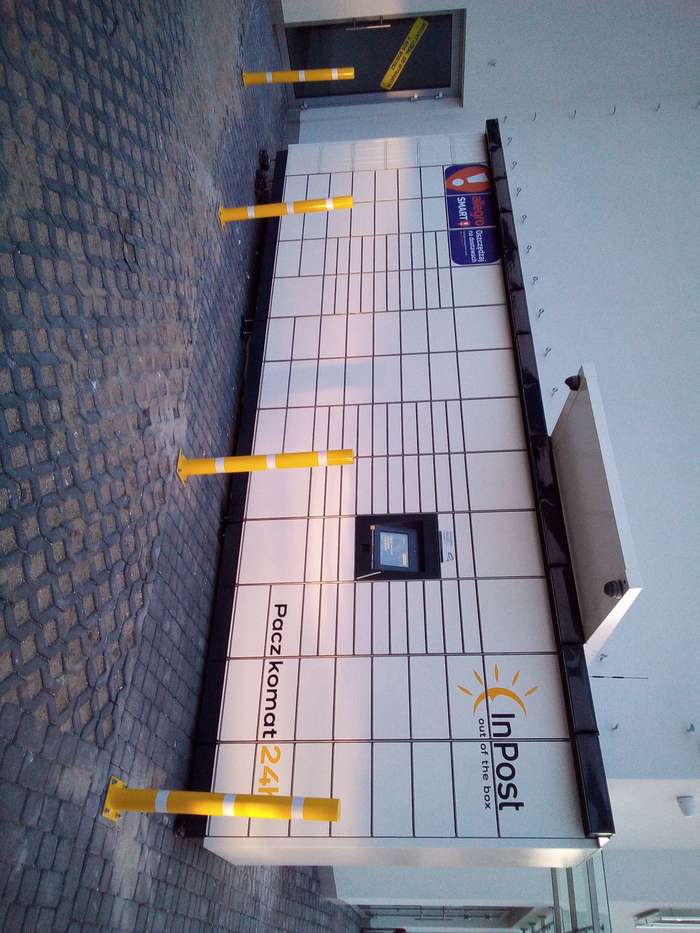 Paczkomat KKW02M Przy Pętli Autobusowej Koleczkowo Partyzantów Kaszubskich 3