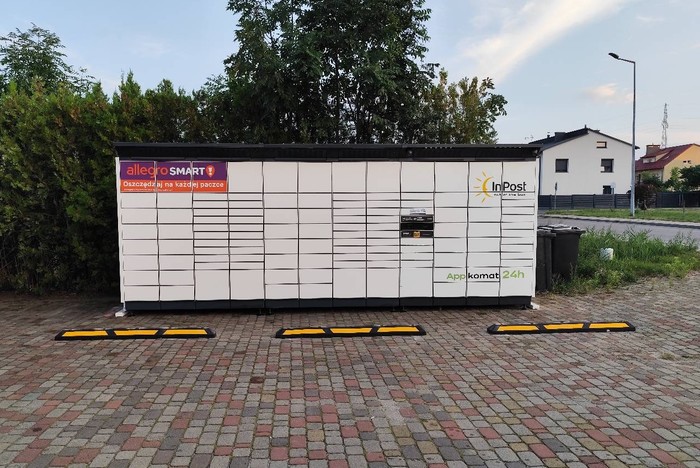 Paczkomat KLB03BAPP Parking Pizzerii