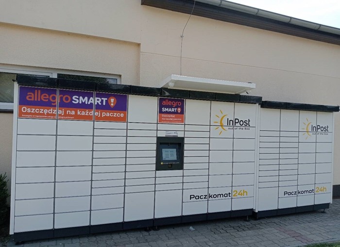 Поштомат KLCZ01M Na parkingu przy sklepie Aro
