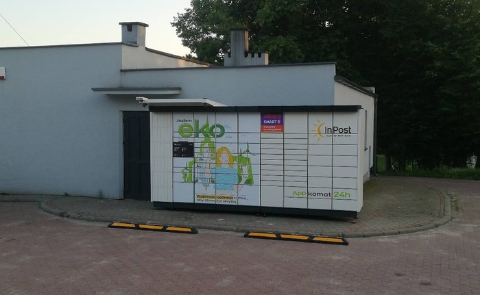 Paczkomat KLNW01APP Przy sklepie spożywczym