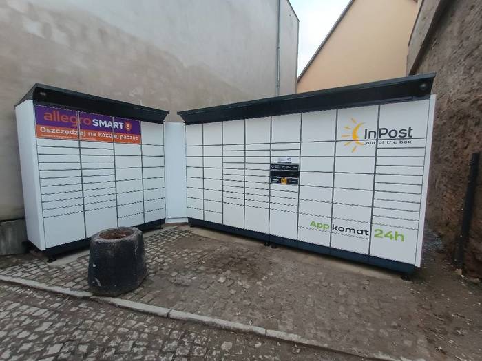 Parcel Locker KLO02BAPP Pomiędzy kamienicami