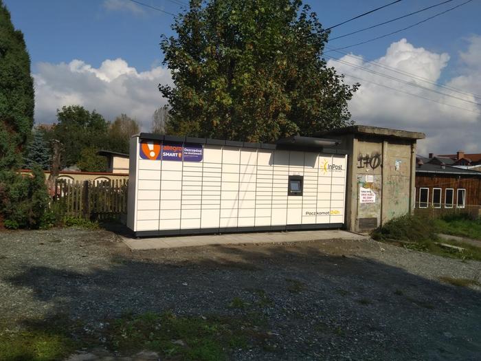 Paczkomat KLO06M Na placu przy Wolności 83