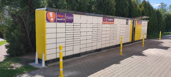 Paczkomat KLS01A Na parkingu przy Carrefour Express