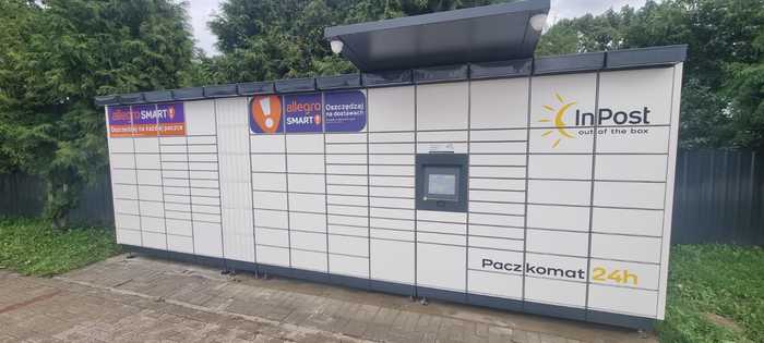 Paczkomat KLS03M parking Biedronki
