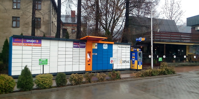 Paczkomat KND01A Przy sklepie Delikatesy Centrum
