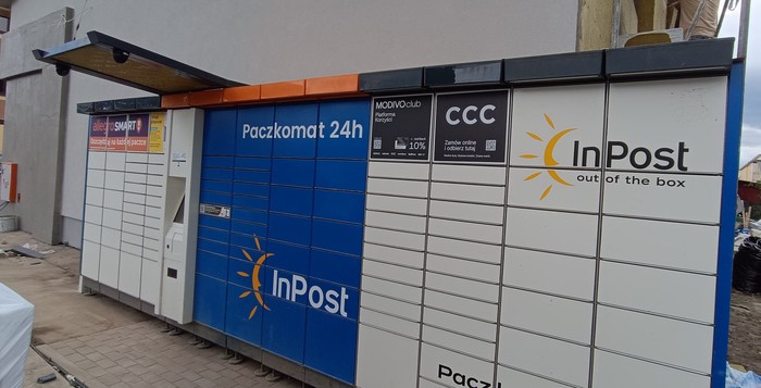 Paczkomat KNG01A Przy sklepie Delikatesy Centrum
