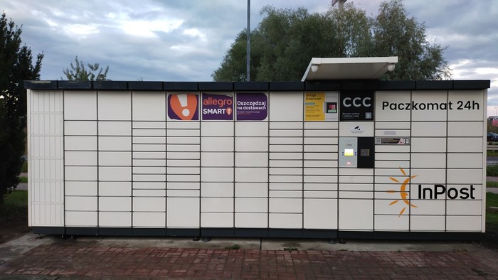 Paczkomat KNU05N Na stacji paliw BP