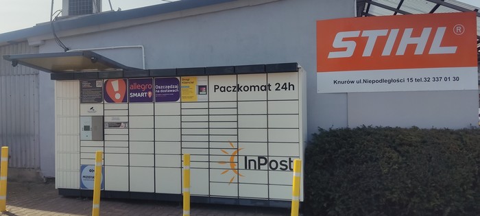 Paczkomat KNU06N Za sklepem Biedronka