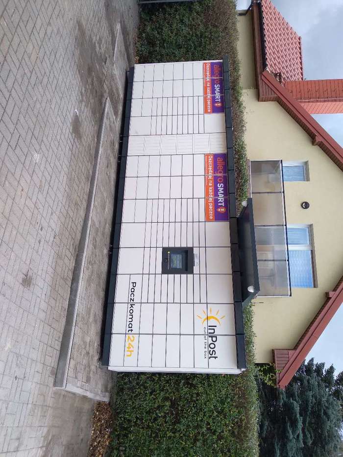 Paczkomat KOL10M Przy sklepie Delikatesy Centrum