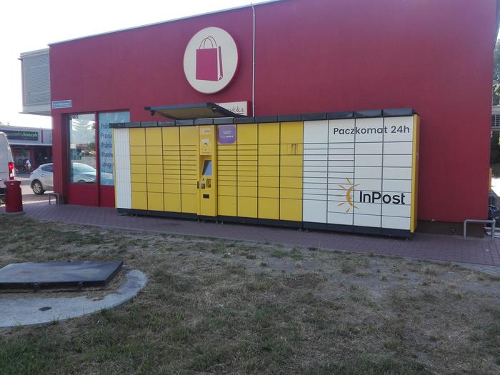 Paczkomat KOM01A Przy pasażu Czerwona Torebka
