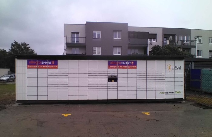 Paczkomat KON04BAPP Za Marketem Biedronka