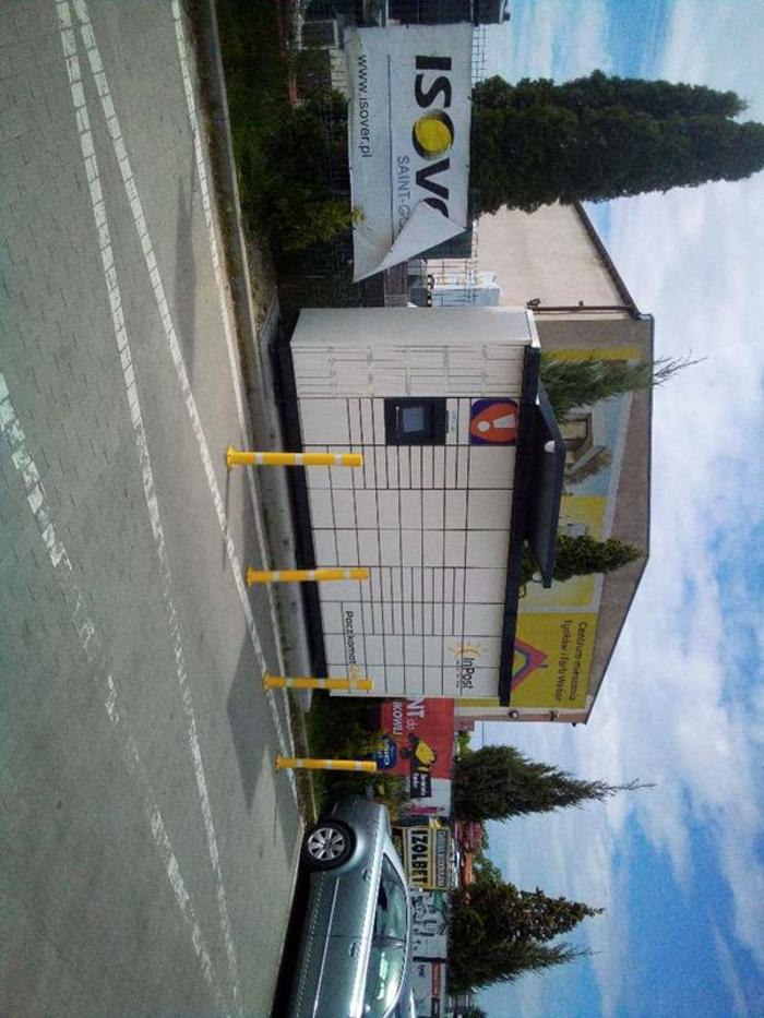 Paczkomat KON10M Przy parkingu