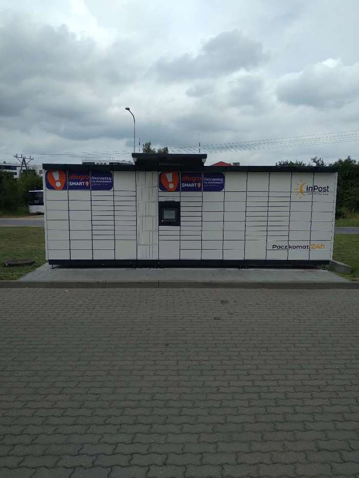 Paczkomat KON13M Przy stacji Lotos