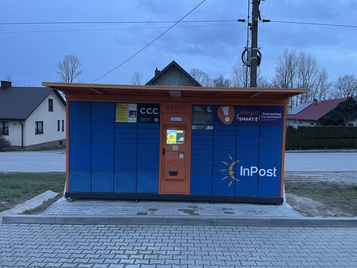 Paczkomat KOPI01G Przy sklepie spożywczym
