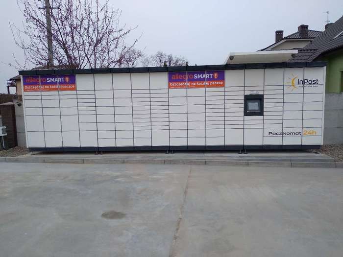 Paczkomat KOR03M utwardzony plac