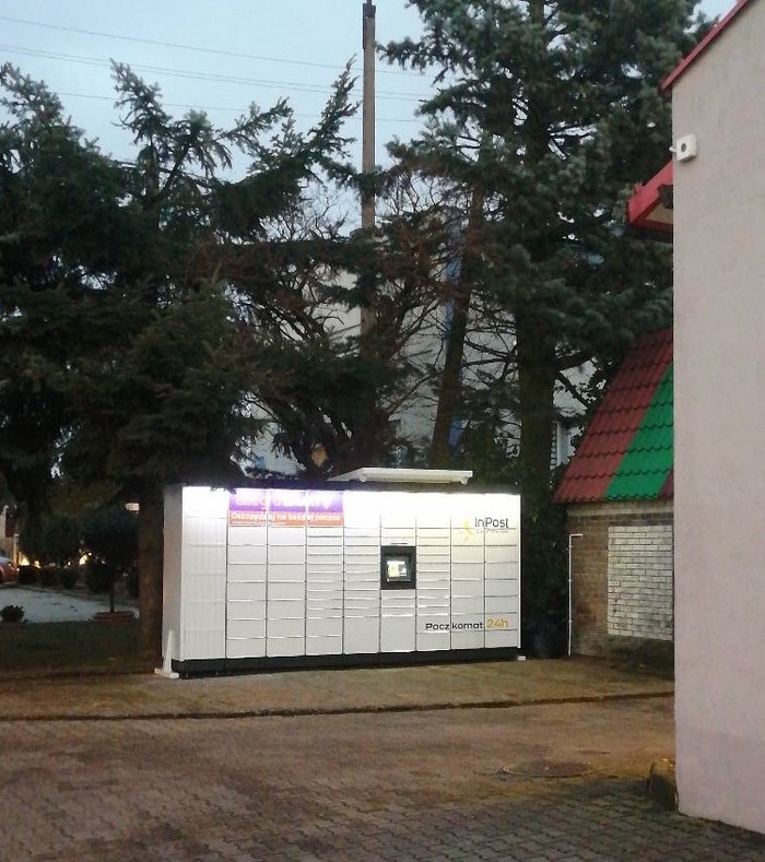 Paczkomat KOR04M Na parkingu przy Agro Punkt