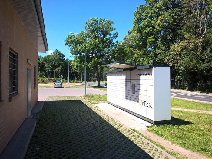 Paczkomat KOW01N Przy sklepie Netto