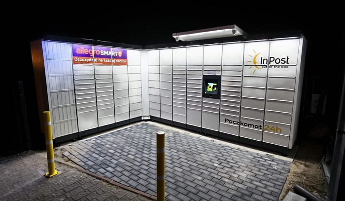 Paczkomat KOZV01M Sklep Lewiatan - Korzeniów 72