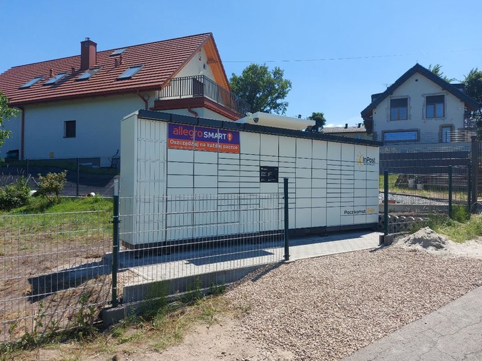Paczkomat KRA02APP Prywatna posesja wjazd od strony Dobrowolskiego