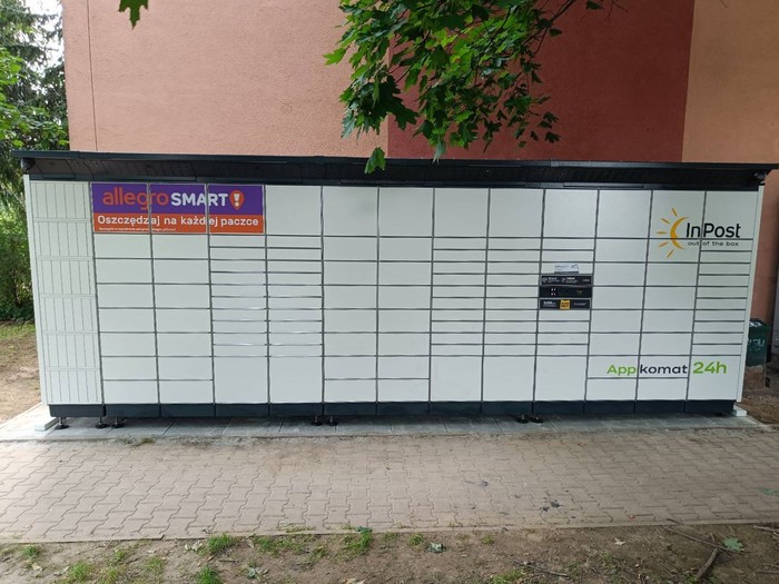 Paczkomat KRA04BAPP Przy bloku - Aleja Pokoju 89