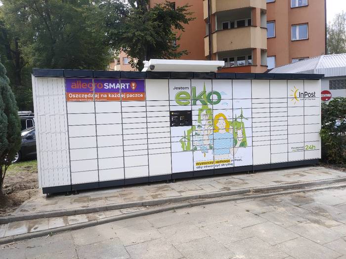 Paczkomat KRA06APP posesja od ul. Mazowieckiej