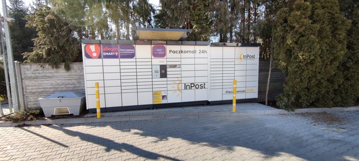 Paczkomat KRA11N Stacja paliw Avia