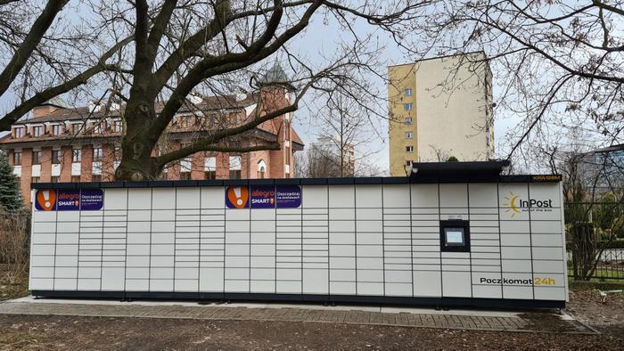 Paczkomat KRA128M Posesja za Cukiernią Wadowice