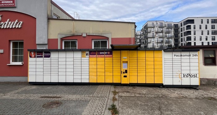 Paczkomat KRA16A Parking sali bakietowej Reduta