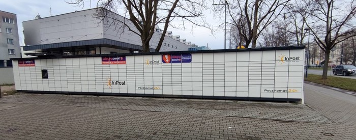 Поштомат KRA204M obok sklepu Lidl od str. al. Jana Pawła II