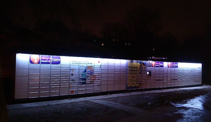 Paczkomat KRA20N Przy sklepie Lewiatan