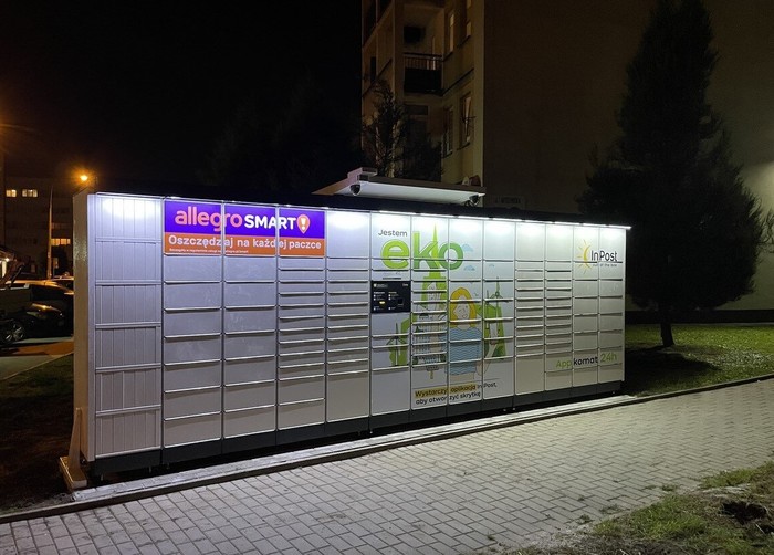 Paczkomat KRA21APP Przy bloku ul. Myśliwska 78