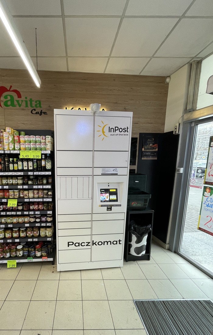 Paczkomat KRA21HP W sklepie spożywczym AVITA