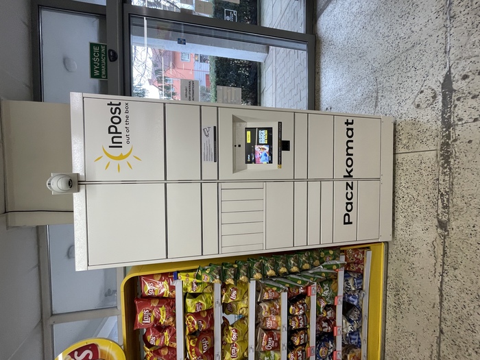 Paczkomat KRA22HP W sklepie spożywczym AVITA