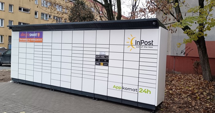 Paczkomat KRA26BAPP Przy sklepie mięsno-wędliniarskim