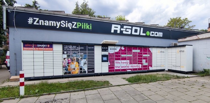 Paczkomat KRA26M przy sklepie KRAKSPORT