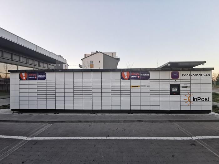 Поштомат KRA29M Parking galerii ATUT (prawa strona)