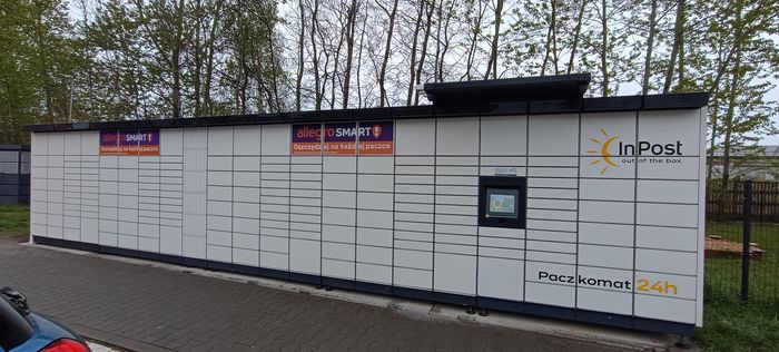 Paczkomat KRA359M Pawilon Handlowy ul. Mariana Domagały 27D