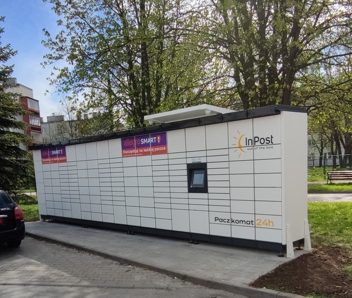 Поштомат KRA399M Przy Pawilonie Handlowym od strony parkingu