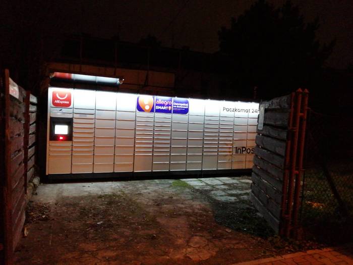 Parcel Locker KRA57M Posesja prywatna przy ulicy Domki