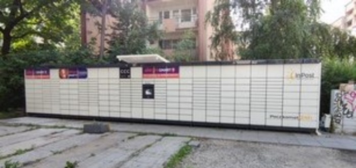 Parcel Locker KRA84M Parking przy sklepie owocowo - warzywnym (obok ul. Lea 82)