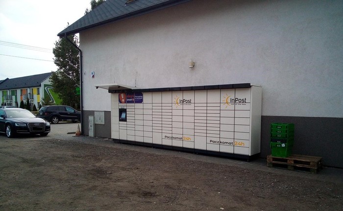 Paczkomat KRB02M przy Dolinie Smaku