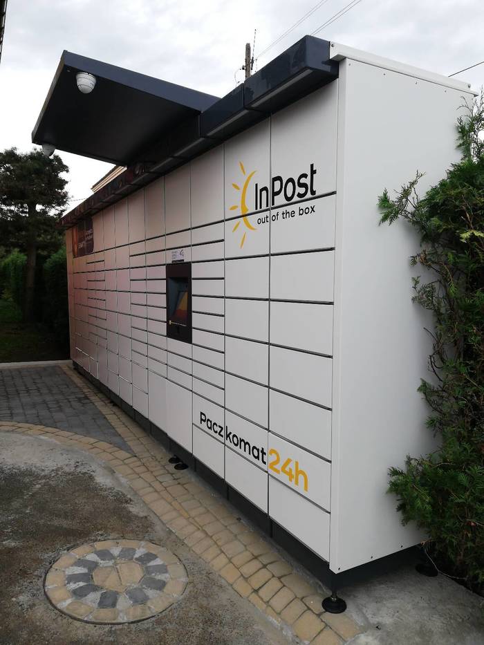 Paczkomat KRO10M Przy Delikatesach Premium