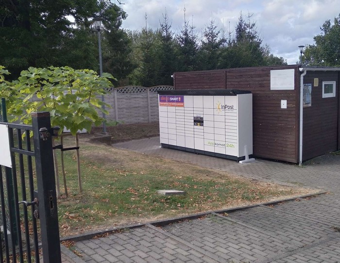 Paczkomat KRZW01BAPP przy stadionie