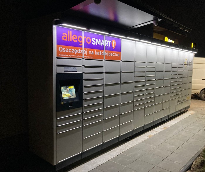 Paczkomat KSD02M przy stacji paliw Zapała
