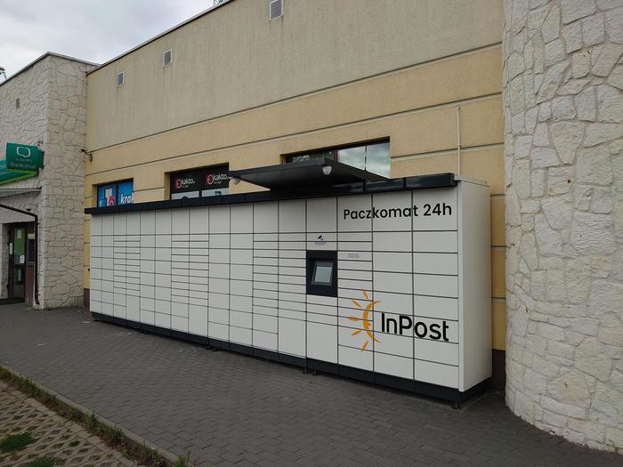 Paczkomat KSM01M Przy sklepie Stokrotka