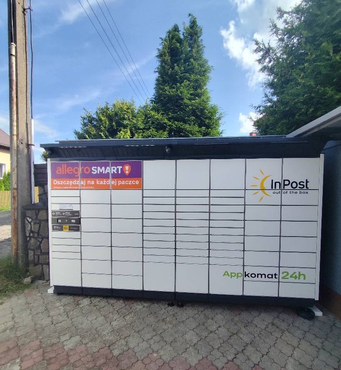 Paczkomat KSO01BAPP Na posesji prywatnej