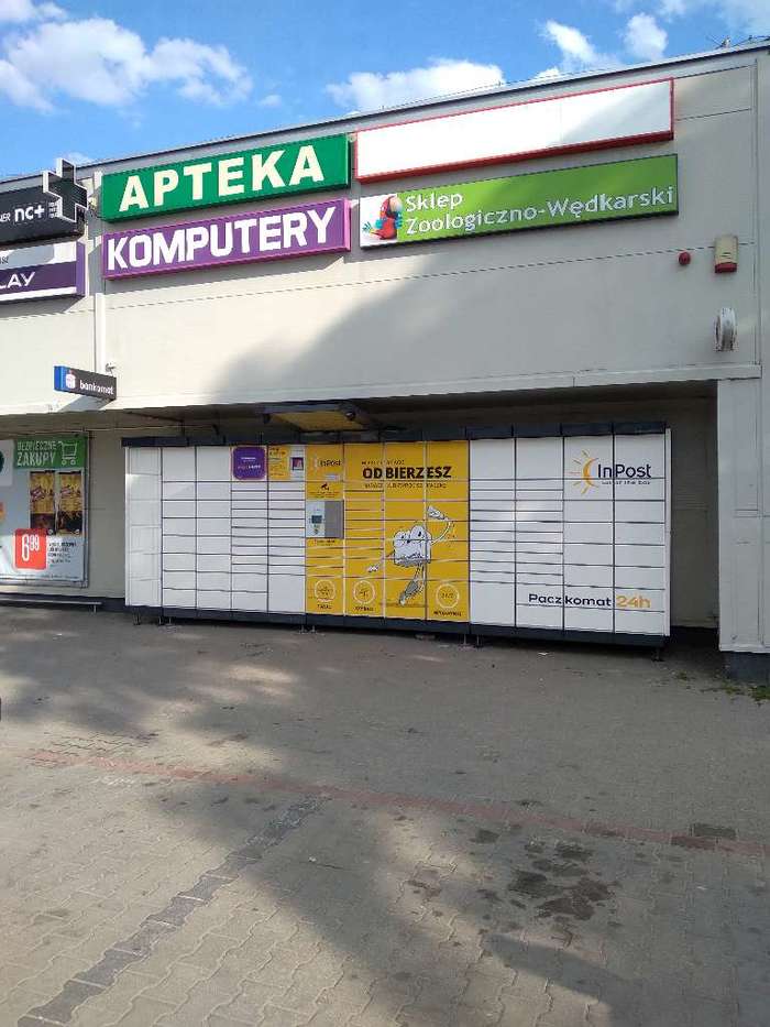 Paczkomat KST03N Przy supermarkecie Chata Polska