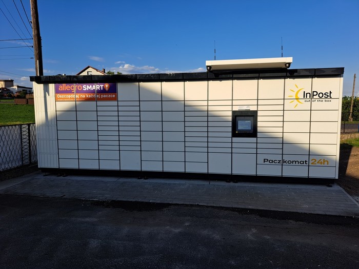 Parcel Locker KTU01M Obok sklepu