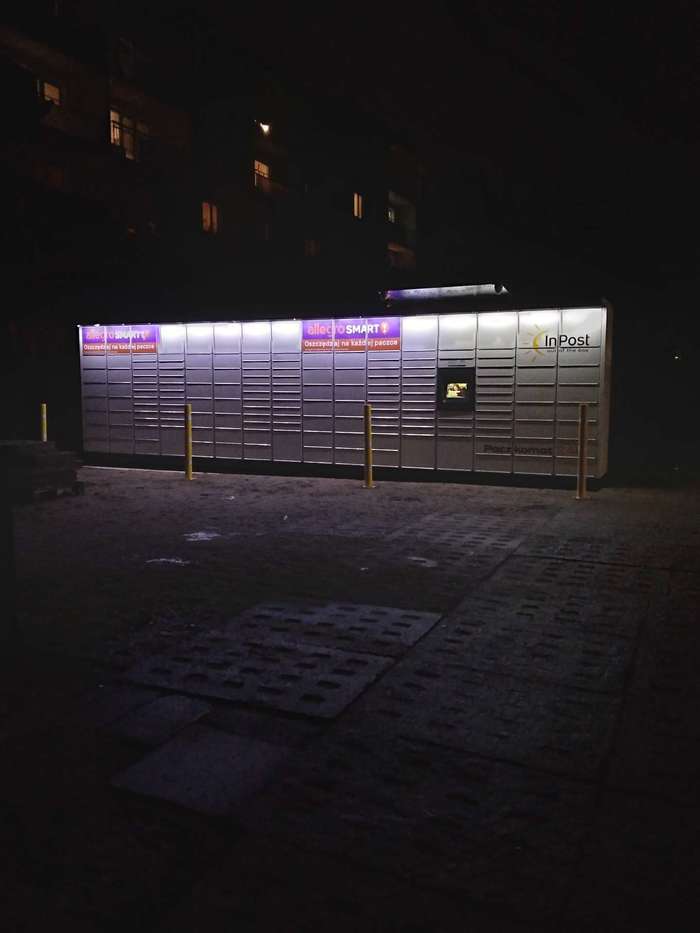 Paczkomat KTZ05M przy Delikatesach Kazimierz Flis