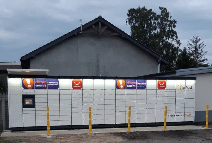 Parcel Locker KUC01M Parking przy sklepie Witaj